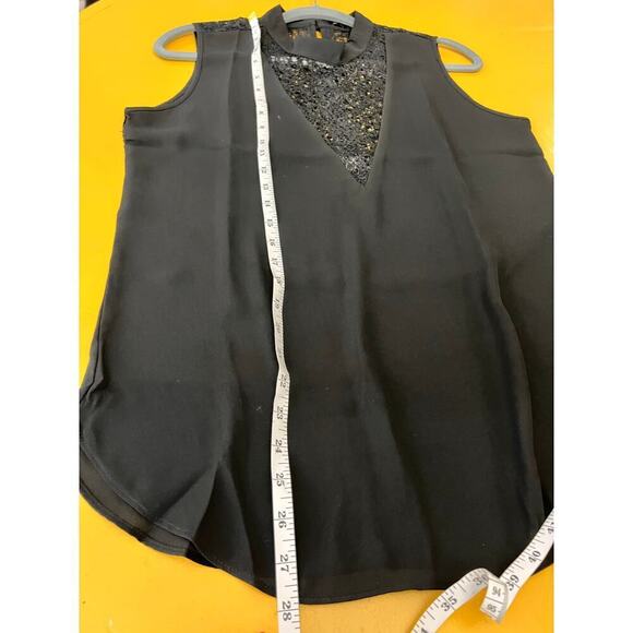 Krisa Revolve Black Mock Neck Sleeveless Top with V Lace Detail Size Medium NWT - Picture 5 of 8